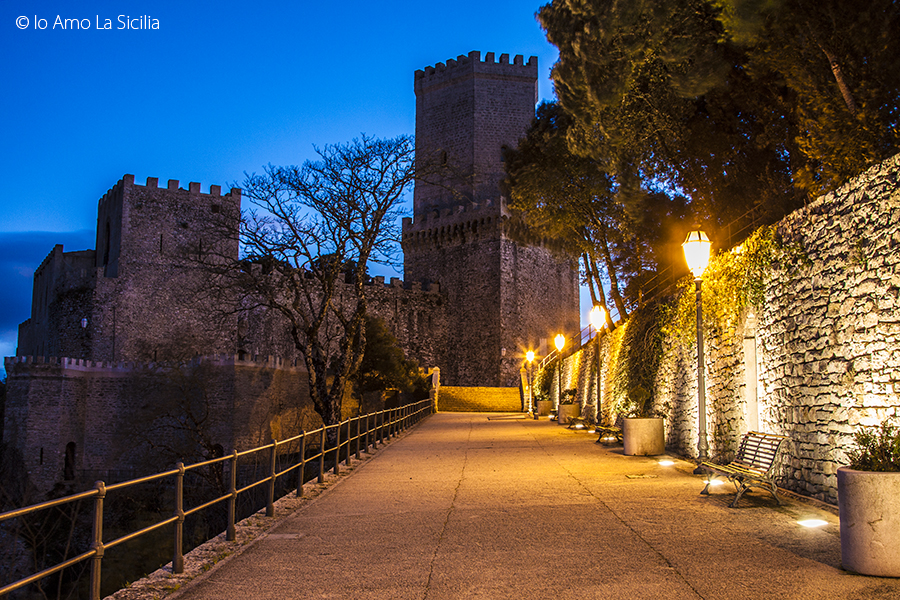 Erice Castello in notturna