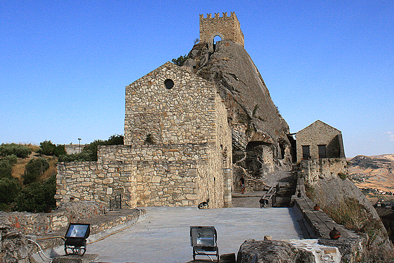 Il castello di Sperlinga